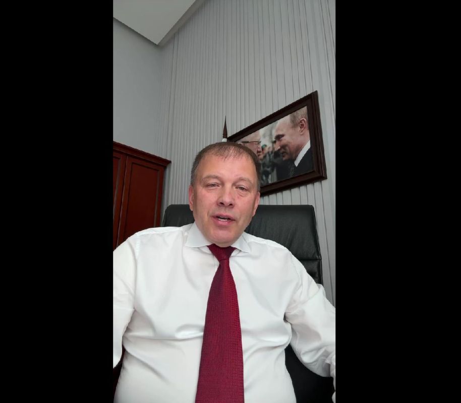 В ходе проведения полуфинального раунда межрегиональной игры-дебатов "А ты докажи!" кураторы регионов подготовили для участников регионов блиц-вопросы в области избирательног права и процесса, которые позволили ребятам... В ходе проведения полуфинального раунда межрегиональной игры-дебатов "А ты докажи!" кураторы регионов подготовили для участников регионов блиц-вопросы в области избирательног права и процесса, которые позволили ребятам...