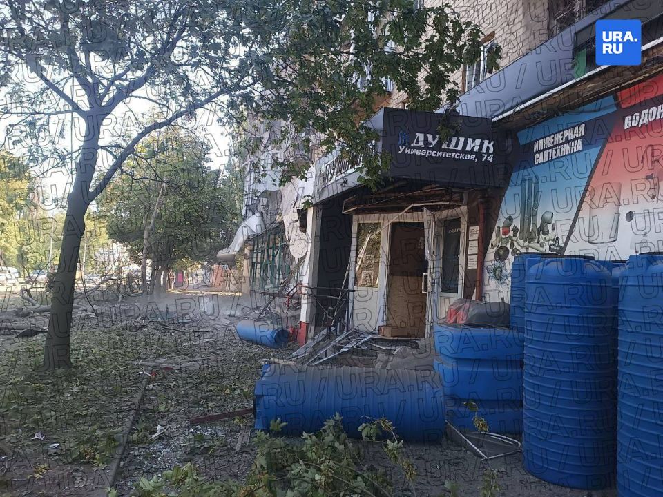 ВСУ ударили по центру Донецка, сообщили местные СМИ ВСУ ударили по центру Донецка, сообщили местные СМИ