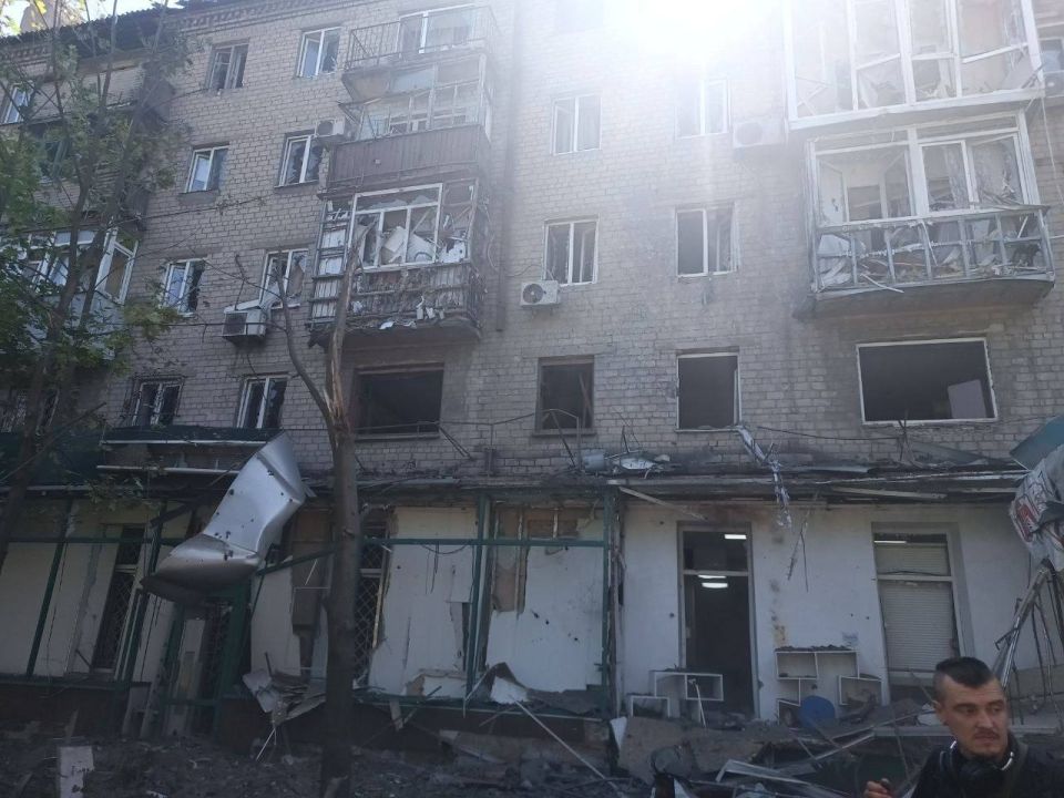 Донецк подвергся обстрелу. В городе прогремели несколько взрывов, работает ПВО Донецк подвергся обстрелу. В городе прогремели несколько взрывов, работает ПВО