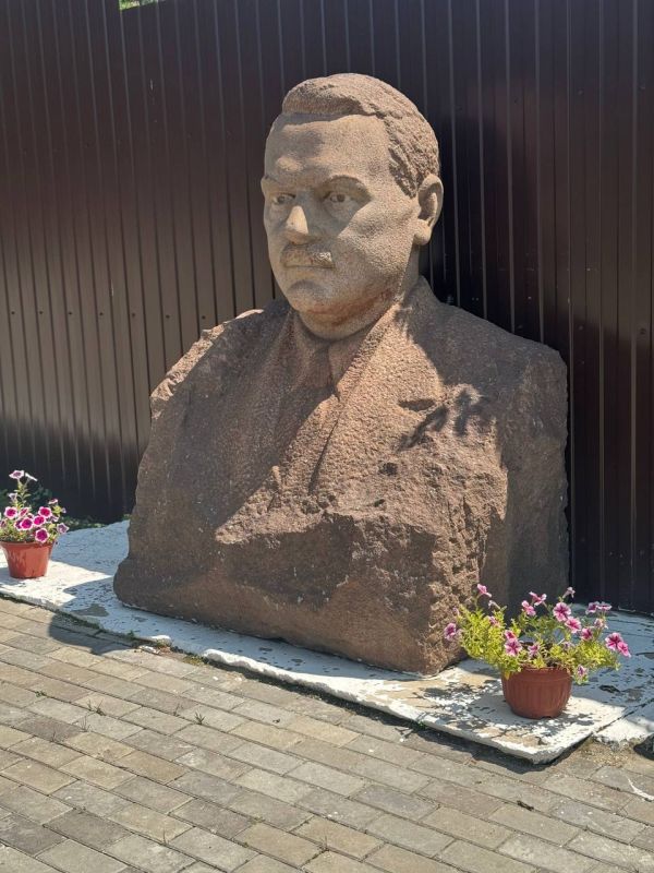 Александр Малькевич: Музей А.А. Жданова в Мариуполе Александр Малькевич: Музей А.А. Жданова в Мариуполе