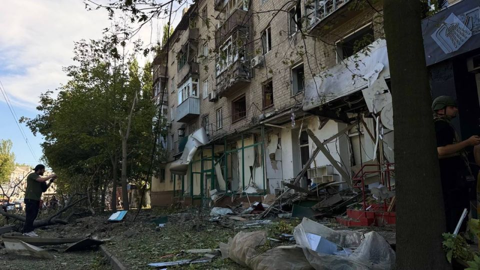 Травматология, храм и жилая многоэтажка оказались под ударом ВСУ: Киевский район Донецка подвергся обстрелу из РСЗО Травматология, храм и жилая многоэтажка оказались под ударом ВСУ: Киевский район Донецка подвергся обстрелу из РСЗО