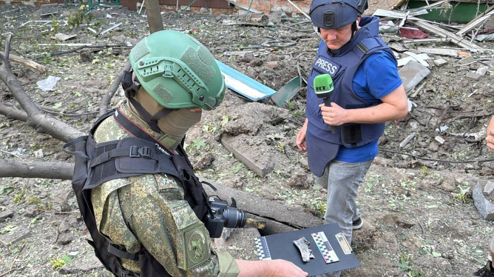 Травматология, храм и жилая многоэтажка оказались под ударом ВСУ: Киевский район Донецка подвергся обстрелу из РСЗО Травматология, храм и жилая многоэтажка оказались под ударом ВСУ: Киевский район Донецка подвергся обстрелу из РСЗО