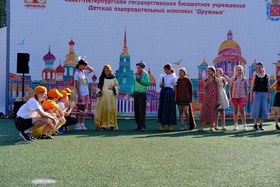 Отдых мариупольских школьников в Петербурге продолжается Отдых мариупольских школьников в Петербурге продолжается