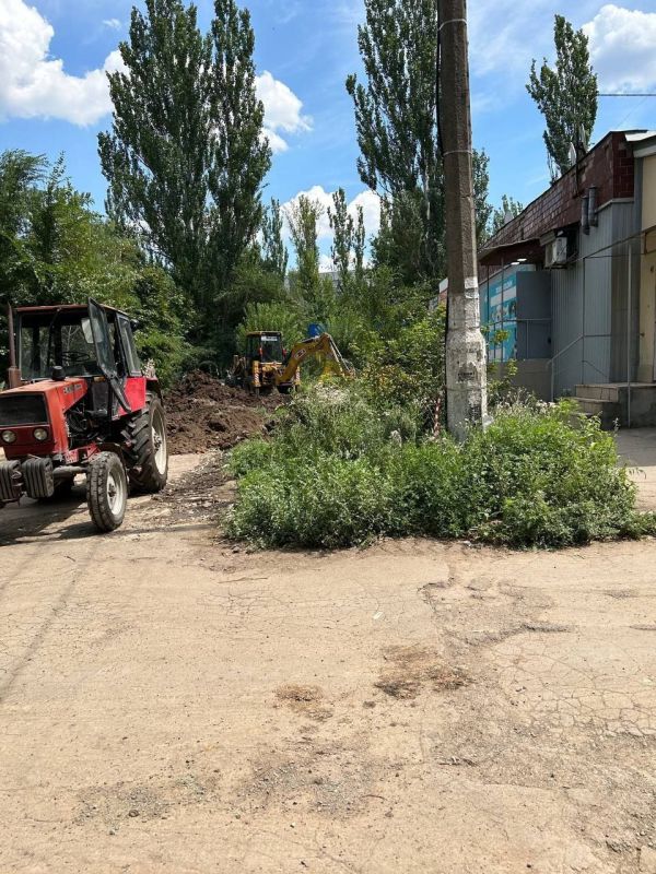 Исполняя поручение Главы ДНР, секретаря Донецкого реготделения «Единой России» Дениса Пушилина депутаты Народного Совета продолжают мониторинг устранения аварий на сетях водоснабжения, на которые указывают граждане в... Исполняя поручение Главы ДНР, секретаря Донецкого реготделения «Единой России» Дениса Пушилина депутаты Народного Совета продолжают мониторинг устранения аварий на сетях водоснабжения, на которые указывают граждане в...