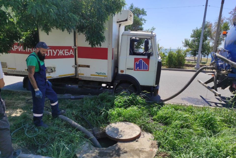 Специалисты Санкт-Петербурга ежедневно принимают заявки по ликвидации аварийных ситуаций на сетях водоснабжения и водоотведения Специалисты Санкт-Петербурга ежедневно принимают заявки по ликвидации аварийных ситуаций на сетях водоснабжения и водоотведения