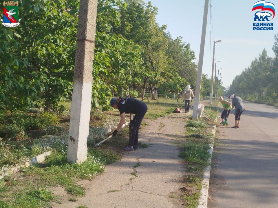 Роман Конев: В Калининском районе Горловки продолжается масштабный партийный проект Единой России «Городская среда» Роман Конев: В Калининском районе Горловки продолжается масштабный партийный проект Единой России «Городская среда»