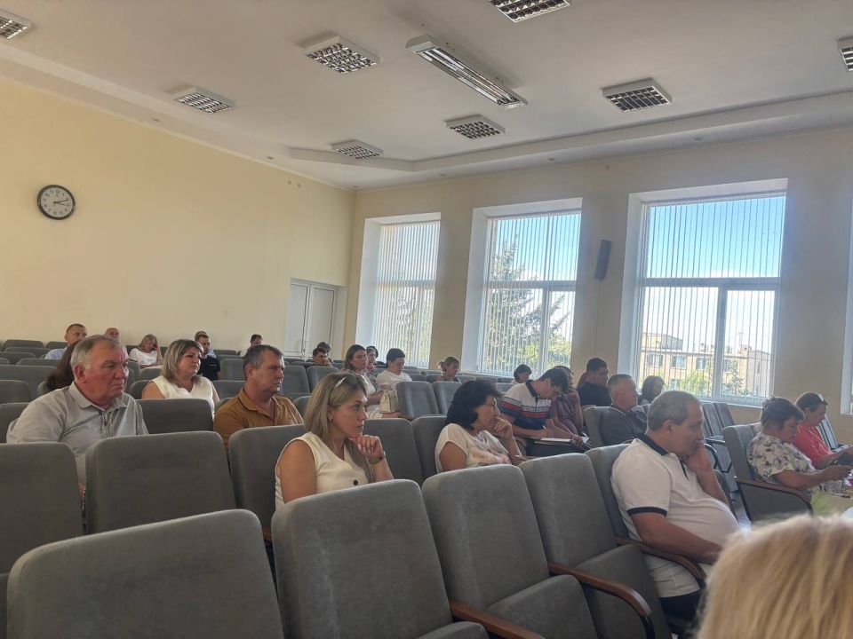 Совещание партийного актива: курс на эффективную работу с населением Совещание партийного актива: курс на эффективную работу с населением