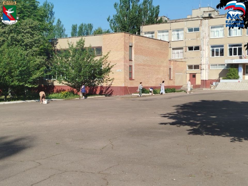 Иван Приходько: В Калининском районе Горловки продолжается масштабный партийный проект Единой России «Городская среда» Иван Приходько: В Калининском районе Горловки продолжается масштабный партийный проект Единой России «Городская среда»