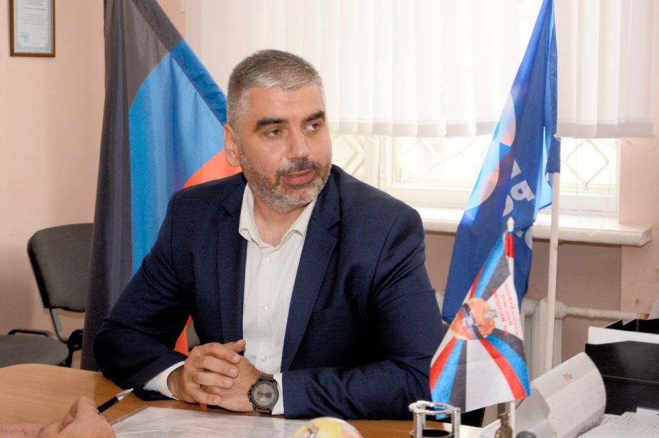 Алексей Дорофеев: Максимально искренне пообщался с Денисом Александровичем главой Иловайского муниципального округа, и главным в нашем разговоре были не отчеты и цифры, а люди Алексей Дорофеев: Максимально искренне пообщался с Денисом Александровичем главой Иловайского муниципального округа, и главным в нашем разговоре были не отчеты и цифры, а люди