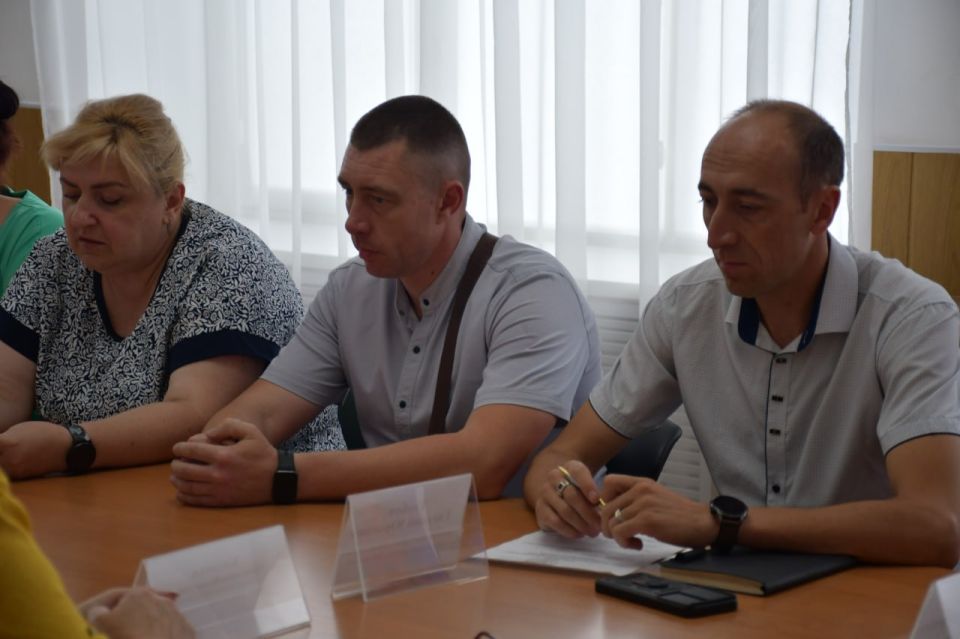 Сегодня, 21 июля , глава муниципального образования городского округа Дебальцево, Сергей Желновач, провел аппаратное совещание Сегодня, 21 июля , глава муниципального образования городского округа Дебальцево, Сергей Желновач, провел аппаратное совещание