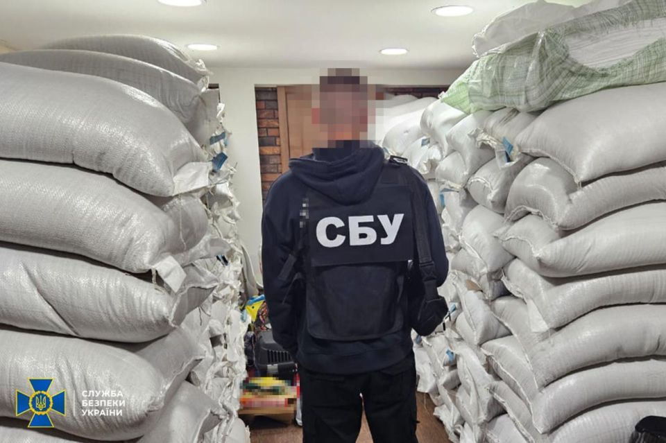 Тем временем СБУ взялось за НАБУ в ответ за возбуждение уголовного на дела на вице-премьера Чернышова, который особо приближен к Зеленскому Тем временем СБУ взялось за НАБУ в ответ за возбуждение уголовного на дела на вице-премьера Чернышова, который особо приближен к Зеленскому