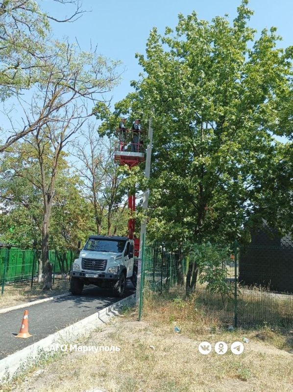 За минувшую неделю «Мариупольгорсвет» отремонтировал свыше 4 километров кабеля За минувшую неделю «Мариупольгорсвет» отремонтировал свыше 4 километров кабеля