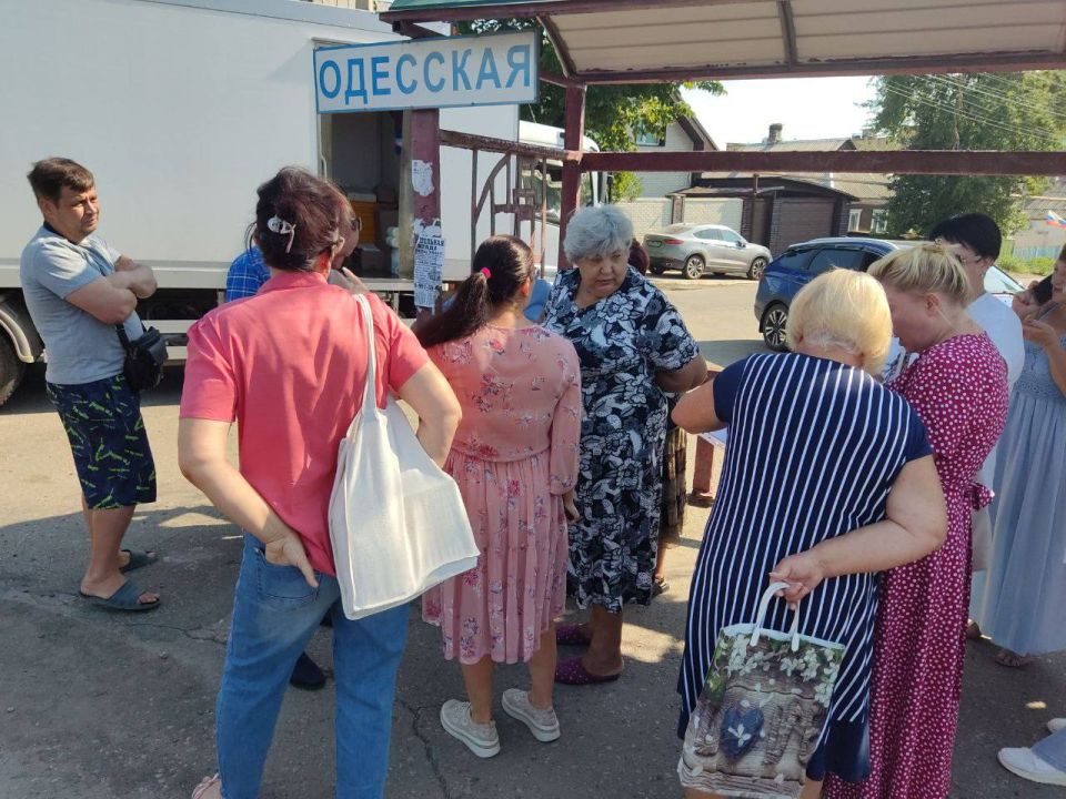 Продолжаются сходы с жителями Ленинского района города Донецка Продолжаются сходы с жителями Ленинского района города Донецка