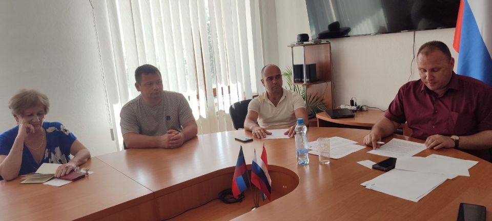 Внеочередное заседание Торезского городского совета Внеочередное заседание Торезского городского совета