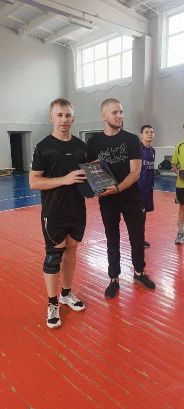 По партпроекту Единой России "Детский спорт" в Снежном прошли волейбольные соревнования дружинников По партпроекту Единой России "Детский спорт" в Снежном прошли волейбольные соревнования дружинников