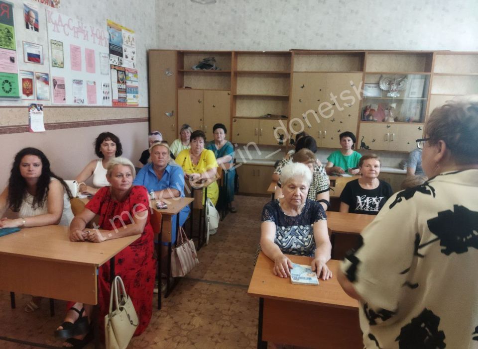 По поручению Главы Донецкой Народной Республики Дениса Пушилина состоялась встреча с руководителями и педагогами учреждений дошкольного образования Донецка По поручению Главы Донецкой Народной Республики Дениса Пушилина состоялась встреча с руководителями и педагогами учреждений дошкольного образования Донецка