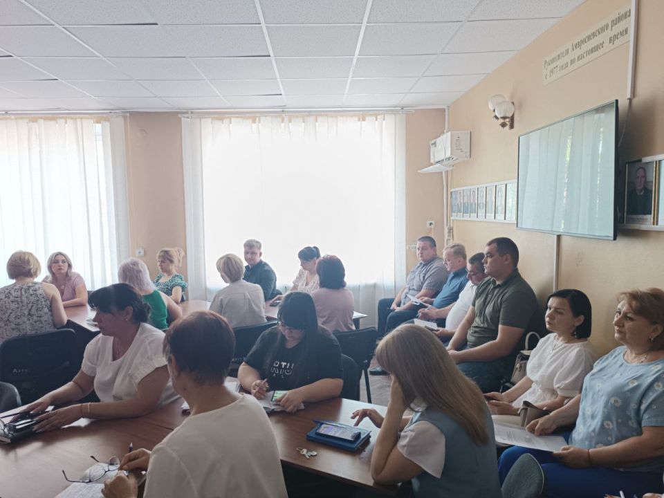 Игорь Лызов: На еженедельном аппаратном совещании с руководителями администрации Амвросиевского муниципального округа обсудили ключевые аспекты работы сектора по вопросам экологии и охраны окружающей среды Игорь Лызов: На еженедельном аппаратном совещании с руководителями администрации Амвросиевского муниципального округа обсудили ключевые аспекты работы сектора по вопросам экологии и охраны окружающей среды