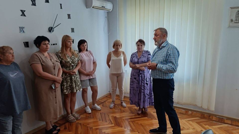 Борис Трима: Глава Мангушского округа обсудил с работниками коммунального предприятия планы масштабного благоустройства Борис Трима: Глава Мангушского округа обсудил с работниками коммунального предприятия планы масштабного благоустройства