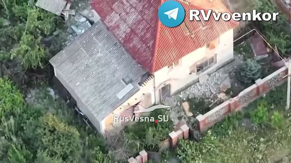    :    ,      