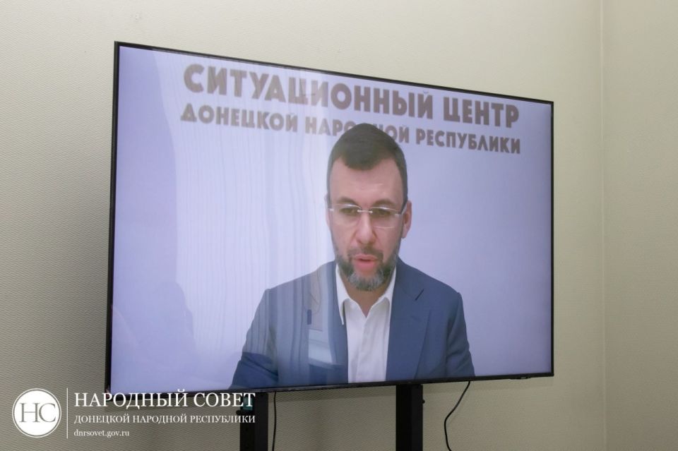 Константин Кузьмин: Вместе с коллегами-депутатами внимательно смотрел прямую линию Главы ДНР Дениса Пушилина Константин Кузьмин: Вместе с коллегами-депутатами внимательно смотрел прямую линию Главы ДНР Дениса Пушилина