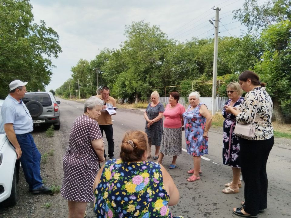 Сегодня заместитель главы Администрации Володарского муниципального округа Якименко А. В. провел выездной приём граждан в поселке Херсонес Сегодня заместитель главы Администрации Володарского муниципального округа Якименко А. В. провел выездной приём граждан в поселке Херсонес