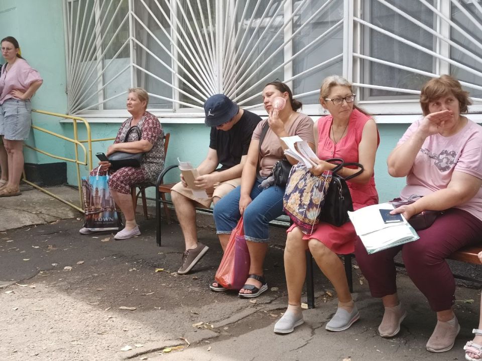 Сергей Юзвинкевич: В рамках работы штаба по вопросам охраны здоровья граждан в Володарском муниципальном округе проверил оказание услуг по флюорографии в передвижном флюорографическом кабинете Сергей Юзвинкевич: В рамках работы штаба по вопросам охраны здоровья граждан в Володарском муниципальном округе проверил оказание услуг по флюорографии в передвижном флюорографическом кабинете