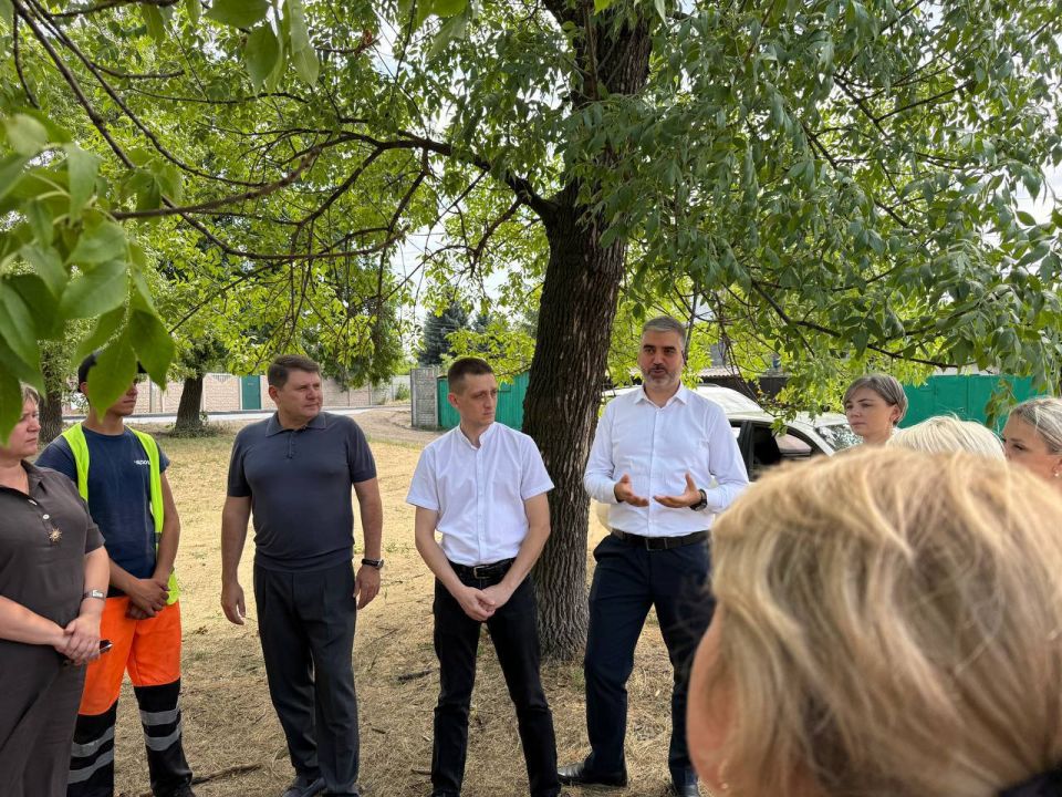 Александр Бондаренко: Пообщались с гражданами, проживающими в Червоногвардейском районе г. Макеевки Александр Бондаренко: Пообщались с гражданами, проживающими в Червоногвардейском районе г. Макеевки