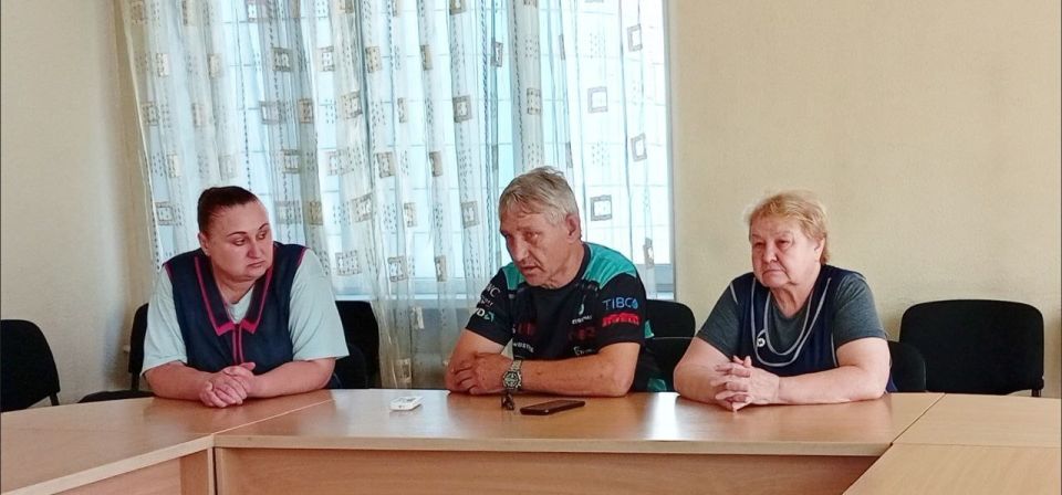 Наталья Бегуненко: Сегодня, 23 июля, управляющий делами Управы Петровского внутригородского района Администрации городского округа Донецк Татьяна Александровна Мацан провела встречу с руководителями и сотрудниками... Наталья Бегуненко: Сегодня, 23 июля, управляющий делами Управы Петровского внутригородского района Администрации городского округа Донецк Татьяна Александровна Мацан провела встречу с руководителями и сотрудниками...