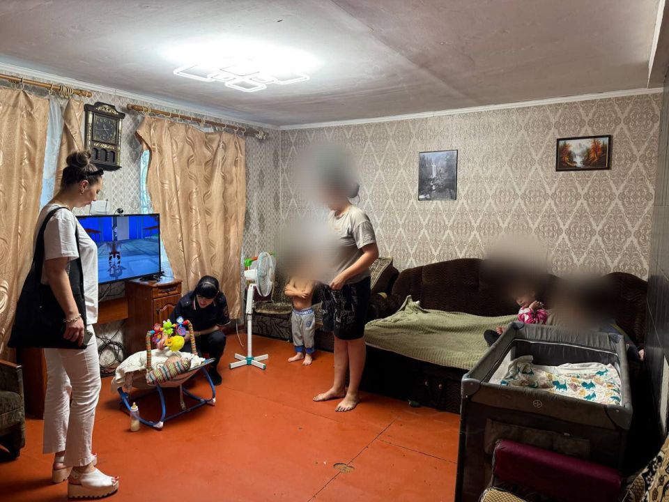 В рамках реализации проекта ВПП «Единая Россия», «Крепкая семья» специалистами отдела опеки и попечительства администрации городского округа совместно с сотрудниками ОМВД России «Дебальцевский» провели профилактический ... В рамках реализации проекта ВПП «Единая Россия», «Крепкая семья» специалистами отдела опеки и попечительства администрации городского округа совместно с сотрудниками ОМВД России «Дебальцевский» провели профилактический ...