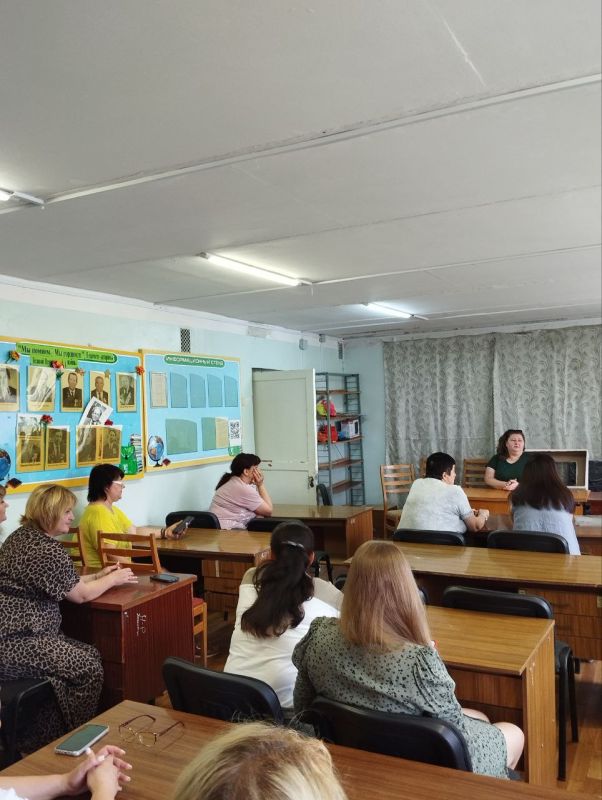 23 июля депутат Тельмановского муниципального совета Юлия Налбат провела встречу в трудовом коллективе Отдела Образования Администрации Тельмановского Муниципального округа 23 июля депутат Тельмановского муниципального совета Юлия Налбат провела встречу в трудовом коллективе Отдела Образования Администрации Тельмановского Муниципального округа