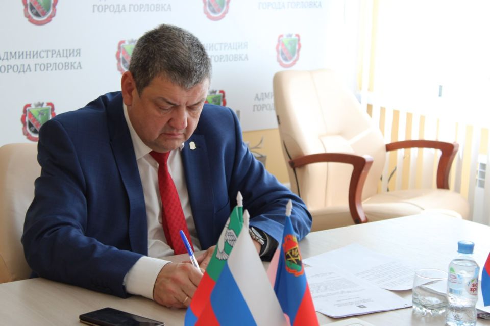 Иван Приходько: Во исполнение поручения Главы Донецкой Народной Республики Дениса Владимировича Пушилина сегодня начал свою работу Штаб по вопросам здравоохранения Иван Приходько: Во исполнение поручения Главы Донецкой Народной Республики Дениса Владимировича Пушилина сегодня начал свою работу Штаб по вопросам здравоохранения