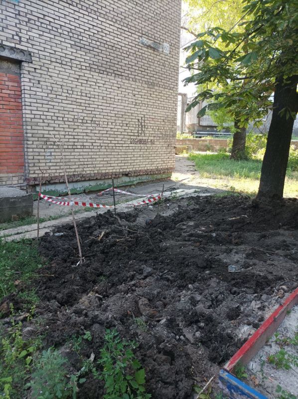 Вода — основа жизни!. Более 50 депутатов каждый день лично контролируют устранение аварий на сетях водоснабжения - вместе с коммунальными службами и представителями муниципалитетов уже удалось устранить более 200 порывов Вода — основа жизни!. Более 50 депутатов каждый день лично контролируют устранение аварий на сетях водоснабжения - вместе с коммунальными службами и представителями муниципалитетов уже удалось устранить более 200 порывов