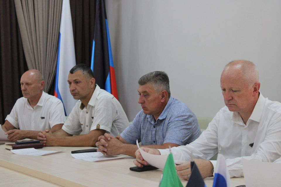 Роман Конев: Состоялись заседания постоянных комитетов Горловского городского совета Донецкой Народной Республики первого созыва Роман Конев: Состоялись заседания постоянных комитетов Горловского городского совета Донецкой Народной Республики первого созыва
