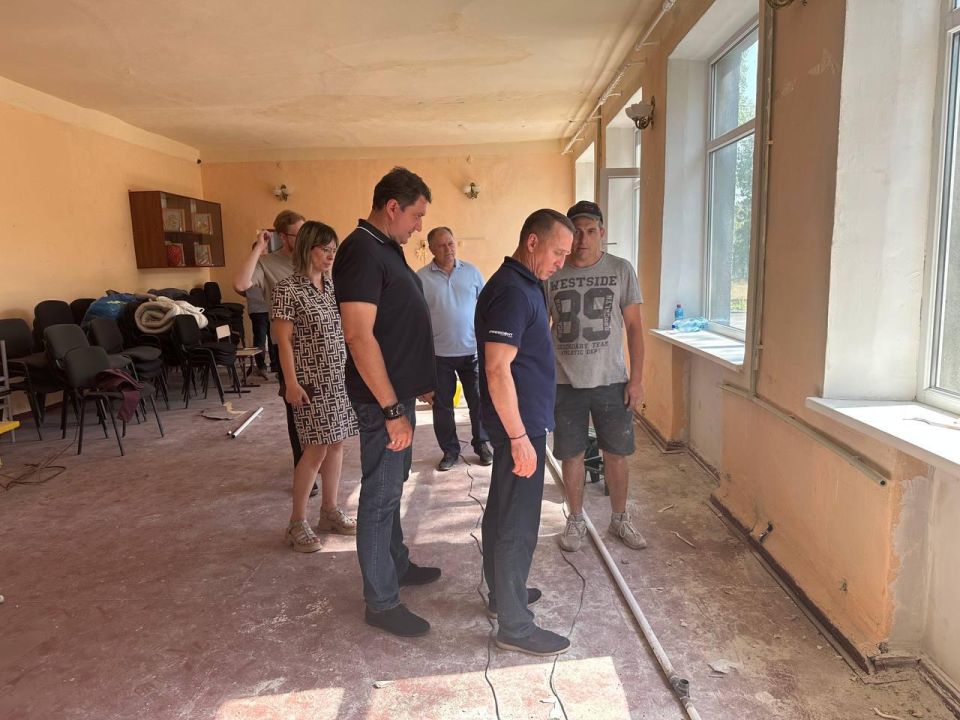 Ленобласть продолжает работы по благоустройству в Енакиевской школе-интернате № 2 Ленобласть продолжает работы по благоустройству в Енакиевской школе-интернате № 2