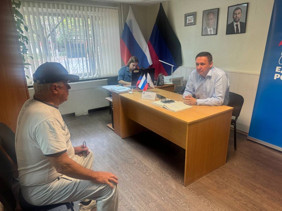 В общественной приёмной прошёл приём депутата городского совета В общественной приёмной прошёл приём депутата городского совета