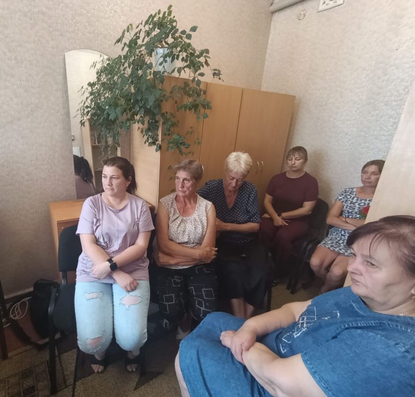 Замглавы Снежного провела встречу по вопросам водоснабжения Замглавы Снежного провела встречу по вопросам водоснабжения