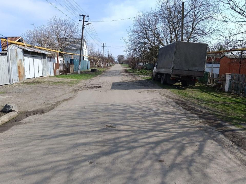 Дорожники Нижегородской области восстанавливают дороги в селе Урзуф Мангушского округа Дорожники Нижегородской области восстанавливают дороги в селе Урзуф Мангушского округа