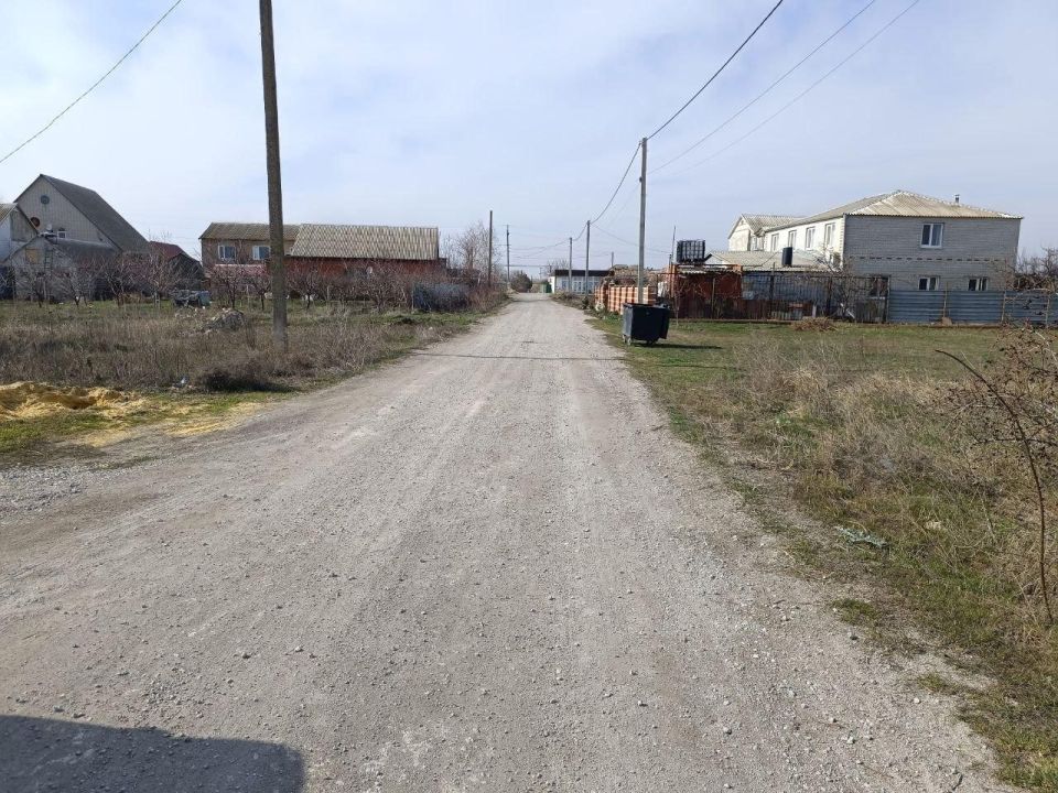 Дорожники Нижегородской области восстанавливают дороги в селе Урзуф Мангушского округа Дорожники Нижегородской области восстанавливают дороги в селе Урзуф Мангушского округа