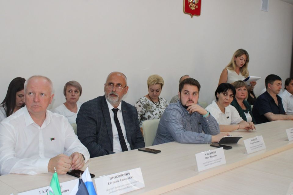 Роман Конев: В среду, 23 июля 2025 года, провёл пятьдесят первое заседание Горловского городского совета Донецкой Народной Республики первого созыва Роман Конев: В среду, 23 июля 2025 года, провёл пятьдесят первое заседание Горловского городского совета Донецкой Народной Республики первого созыва