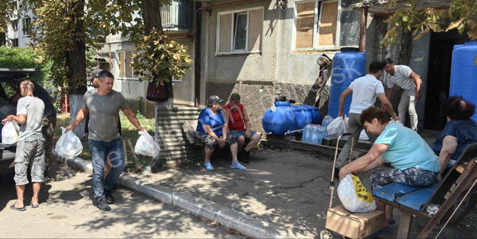 Продолжаем оказывать помощь населению освобождённой Красногоровки Продолжаем оказывать помощь населению освобождённой Красногоровки