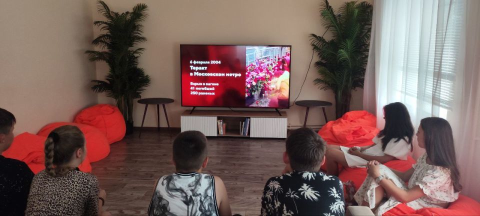 Работники МБУ "Центр культуры и досуга города Дебальцево" провели важную работу с детьми, направленную на профилактику экстремизма и терроризма Работники МБУ "Центр культуры и досуга города Дебальцево" провели важную работу с детьми, направленную на профилактику экстремизма и терроризма