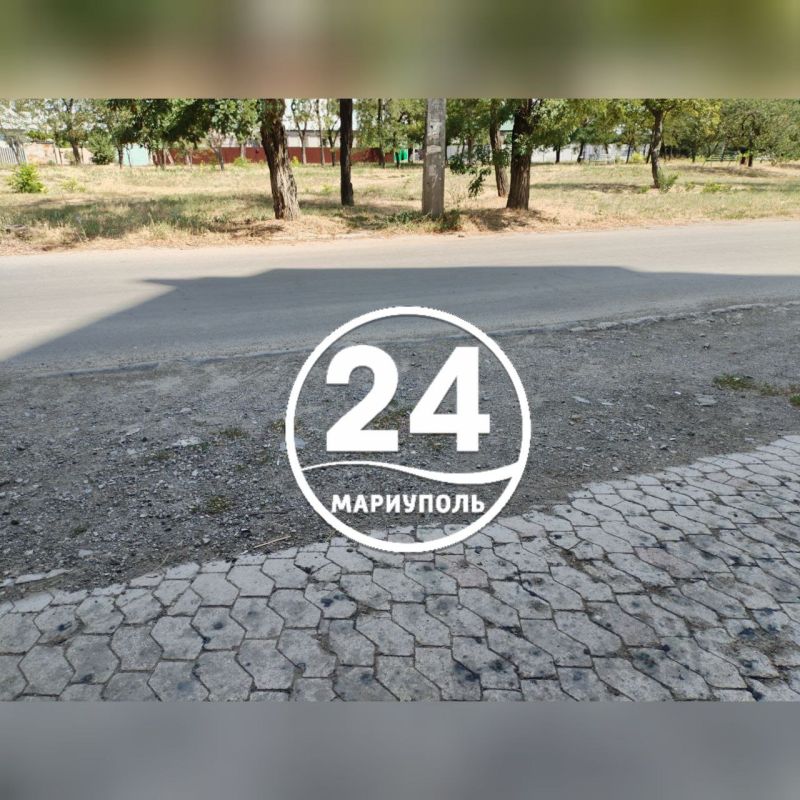 ПИШУТ ЧИТАТЕЛИ. Наша подписчица Людмила прислала комментарий и фото в продолжении темы аварийного остановочного павильона на ул Азовстальской! После публикации, достаточно быстро приехала бригада и часть остановки... ПИШУТ ЧИТАТЕЛИ. Наша подписчица Людмила прислала комментарий и фото в продолжении темы аварийного остановочного павильона на ул Азовстальской! После публикации, достаточно быстро приехала бригада и часть остановки...