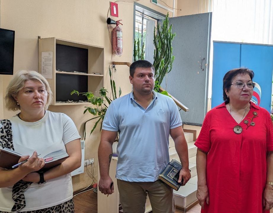 Наталья Бегуненко: В четверг, 24 июля, руководитель Управы Петровского внутригородского района Администрации городского округа Донецк Наталья Ивановна Бегуненко провела встречу с трудовым коллективом Наталья Бегуненко: В четверг, 24 июля, руководитель Управы Петровского внутригородского района Администрации городского округа Донецк Наталья Ивановна Бегуненко провела встречу с трудовым коллективом