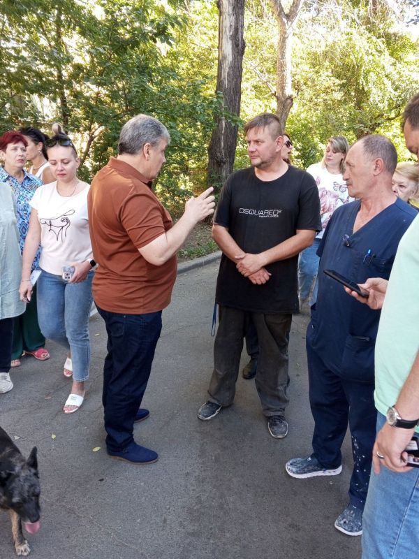 Юрий Покинтелица: Провел сход с жителями, обсудили ряд возникших вопросов, на которые были даны все разъяснения, в том числе проблему дефицита воды в Республике Юрий Покинтелица: Провел сход с жителями, обсудили ряд возникших вопросов, на которые были даны все разъяснения, в том числе проблему дефицита воды в Республике