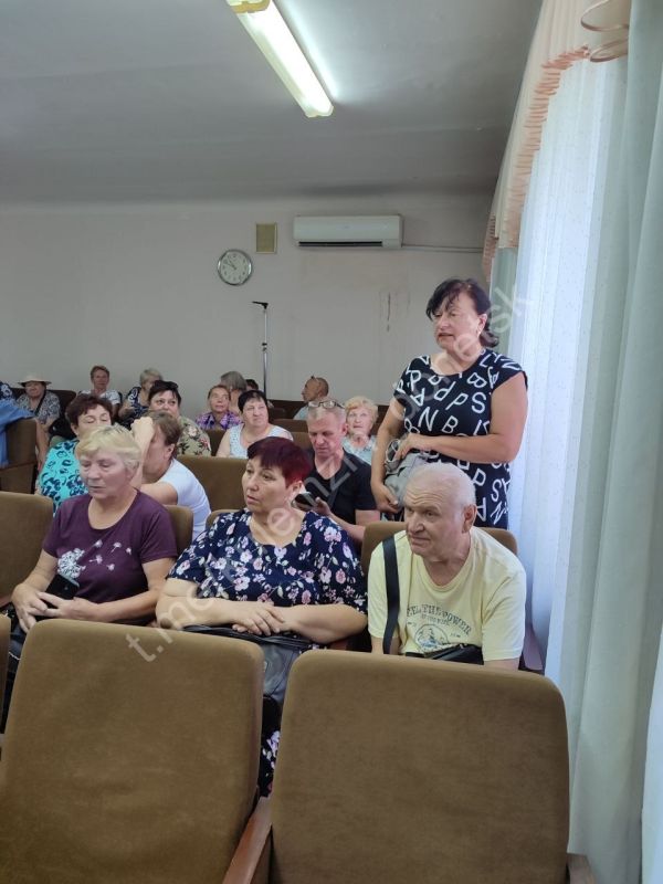 Вчера состоялась встреча заместителя Главы администрации городского округа Донецк Валерия Ляховца с жителями поселка Спартак Вчера состоялась встреча заместителя Главы администрации городского округа Донецк Валерия Ляховца с жителями поселка Спартак
