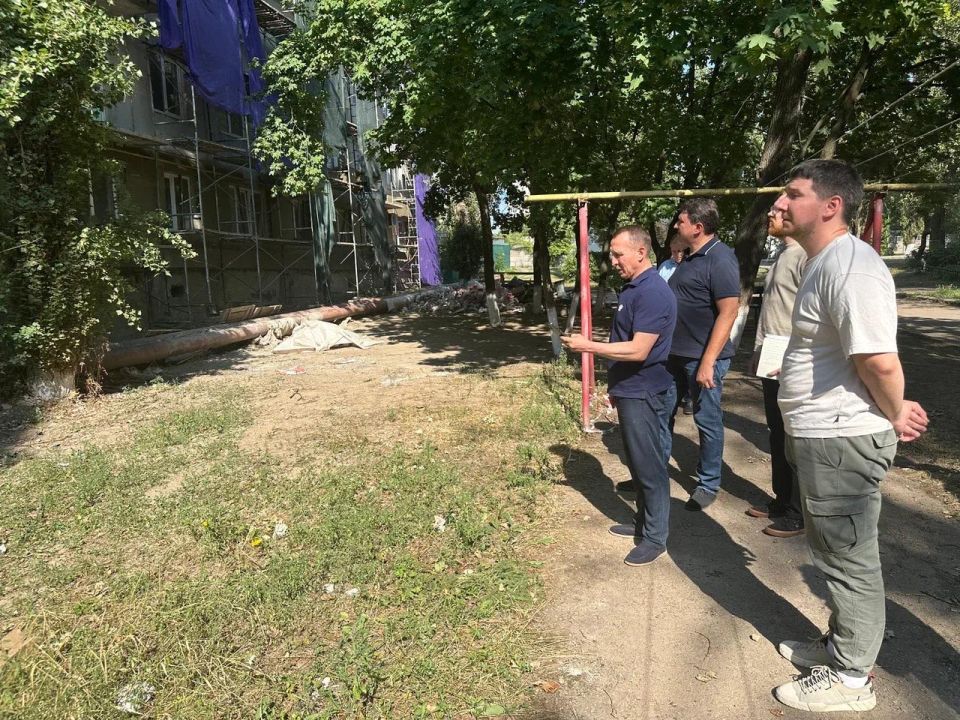 Ленобласть продолжает восстановление жилого дома в Енакиево Ленобласть продолжает восстановление жилого дома в Енакиево