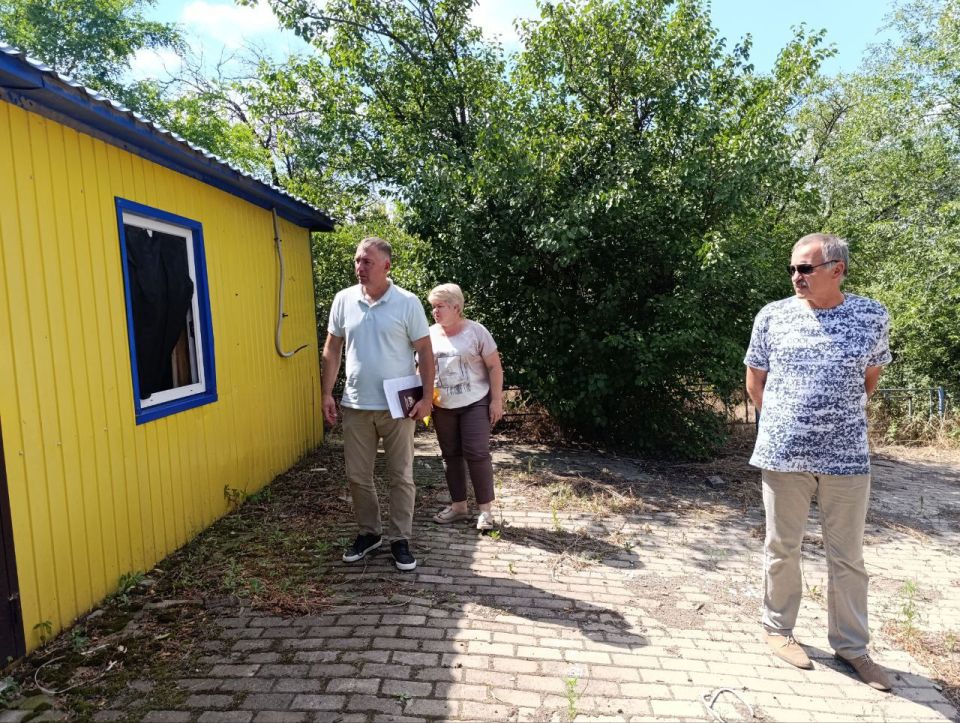В Кирилловке обсудили насущные проблемы с заместителем главы администрации В Кирилловке обсудили насущные проблемы с заместителем главы администрации