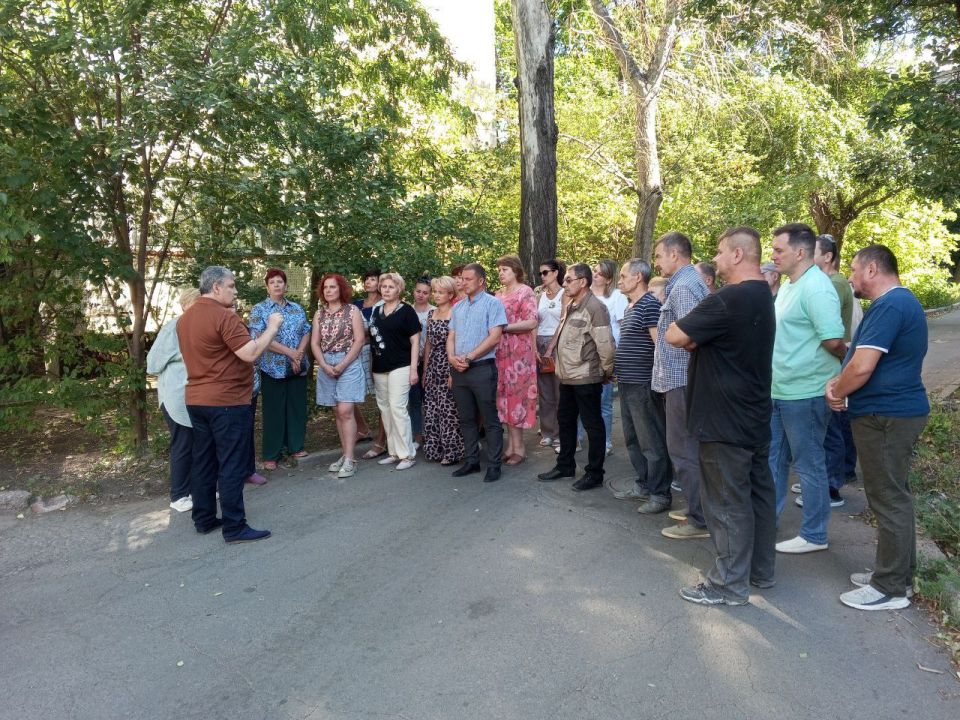 Юрий Покинтелица: Провел сход с жителями, обсудили ряд возникших вопросов, на которые были даны все разъяснения, в том числе проблему дефицита воды в Республике Юрий Покинтелица: Провел сход с жителями, обсудили ряд возникших вопросов, на которые были даны все разъяснения, в том числе проблему дефицита воды в Республике
