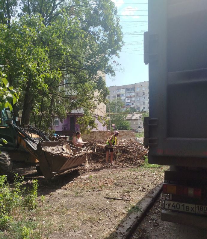 Александр Шатов: Шахтерском округе проводятся работы по вывозу очаговых накоплений Александр Шатов: Шахтерском округе проводятся работы по вывозу очаговых накоплений