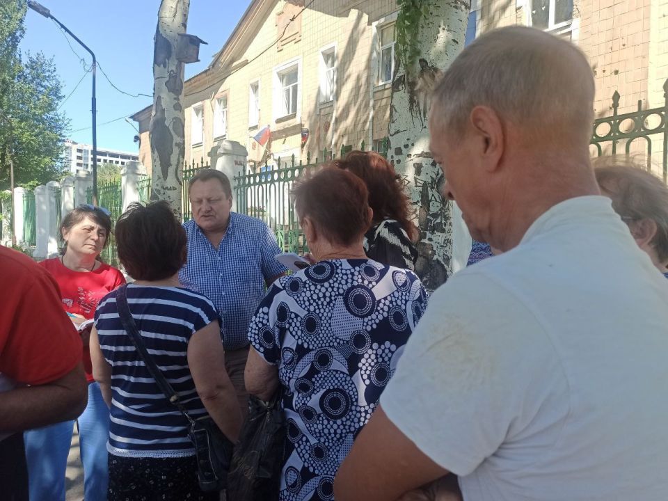 Валентин Левченко: Сегодня провел встречу с жителями улицы Яснополянская Валентин Левченко: Сегодня провел встречу с жителями улицы Яснополянская